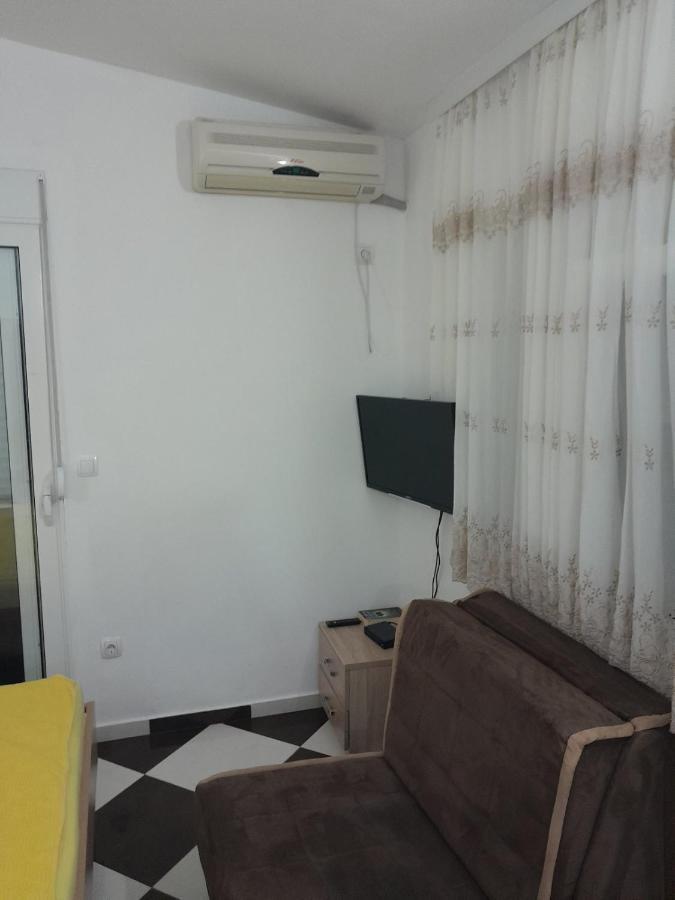 Apartments Neda Сутоморе Екстер'єр фото
